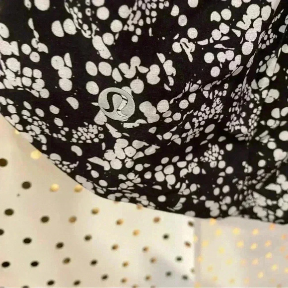 Lululemon Choose A Side Short - Picture 6 of 7